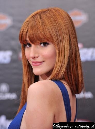 Bella na premiére filmu Marvel's The Avengers (12)