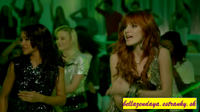 Bella a Zendaya (47)