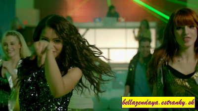 Bella a Zendaya (50)