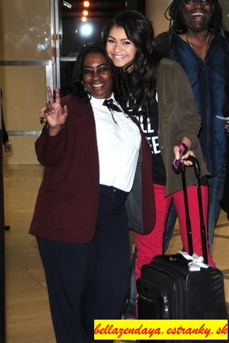 PAPARAZZI (4)