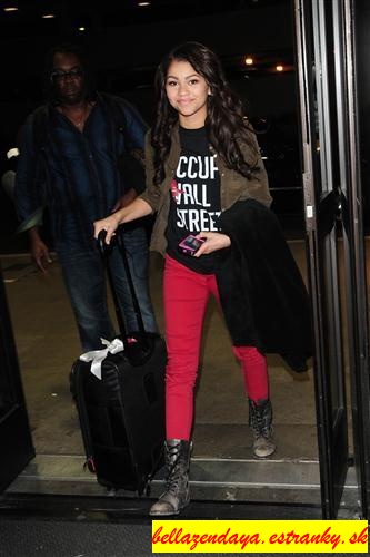 PAPARAZZI (8)