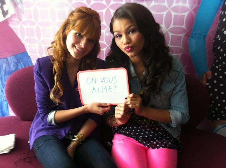 bella & Zendaya - Live Chad (5)
