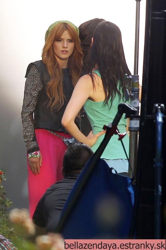 Bella & Zendaya - Natáčanie (6)