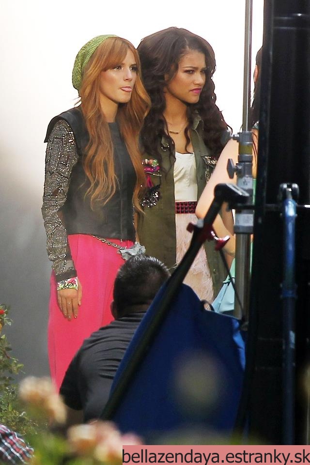 Bella & Zendaya - Natáčanie (11)