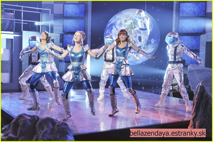 Shake It Up - Tunnel It Up (47)